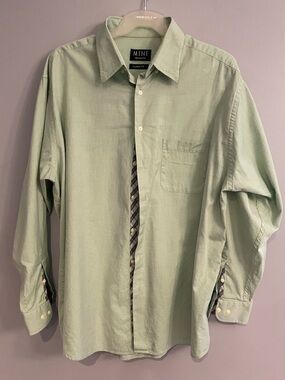 MINE Men's Pale Green Cotton Long-Sleeve Button-Down Shirt